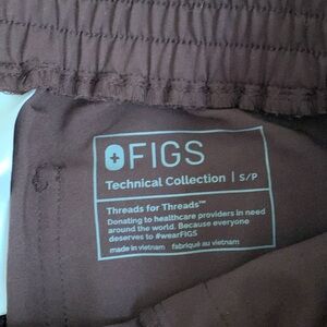 Figs scrub set in Espresso never worn